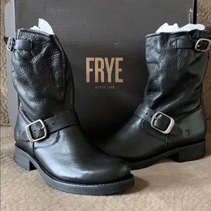 Frye Veronica short boot